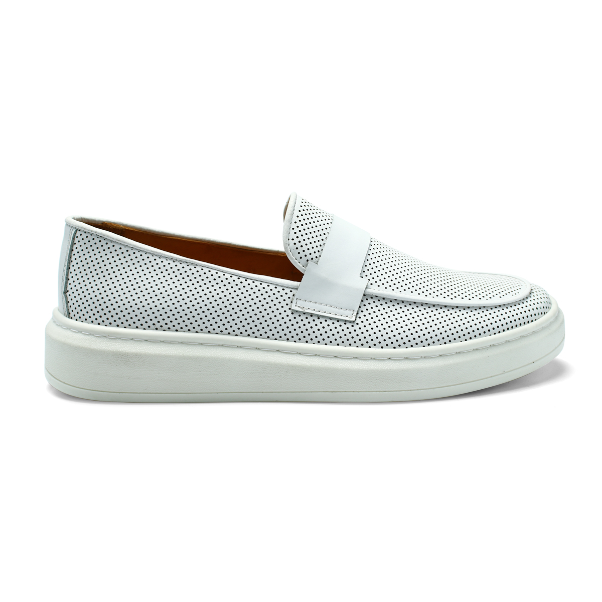 Loafer em Couro Branco com Detalhes a Laser